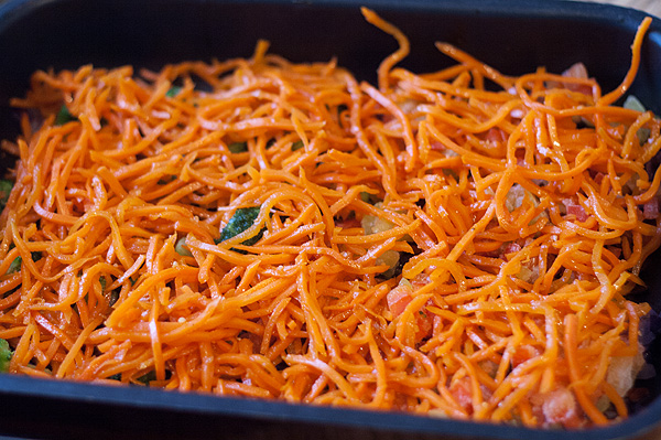 Морковка сверху овощей