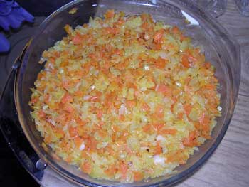 3 слой - жаренные лук и морковка